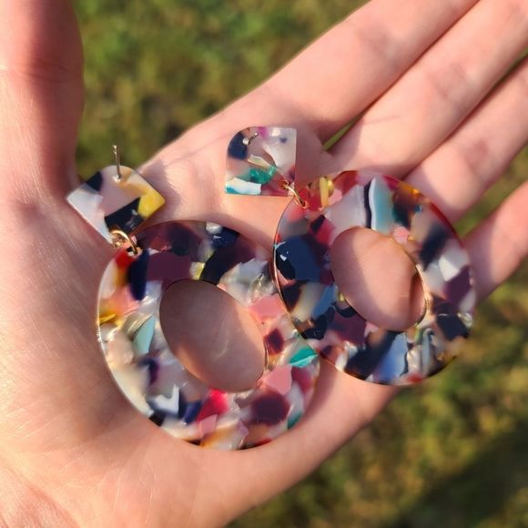 Confetti Patterned Acrylic Oval Drop Earrings 🎊 - Picture 2 of 5